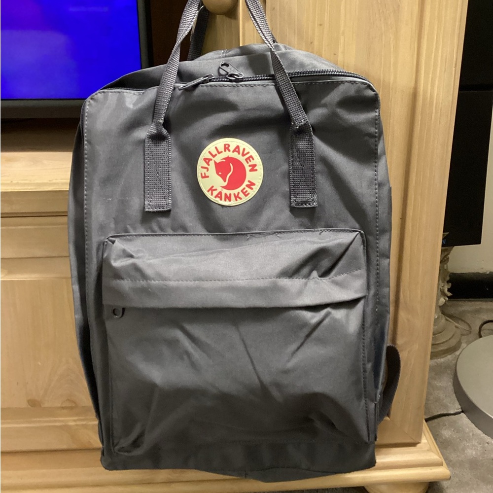 Backpack - Picture 1 of 8
